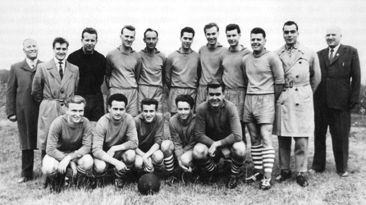 BSG Chemie Leipzig im Jahre 1961 (1. Kreisklasse, Staffel 2); von hinten links: Berger, Lehmann, Busch, Weber, Baumann, Döring, Budig, Franze, Wehrfeld, Geisler, Huhn, Hildenhagen, Patschewitz, Rothe, Kirsten, Steinert Quelle: Webseite Chemie Leipzig